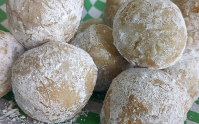 Powdered Doughnut Holes